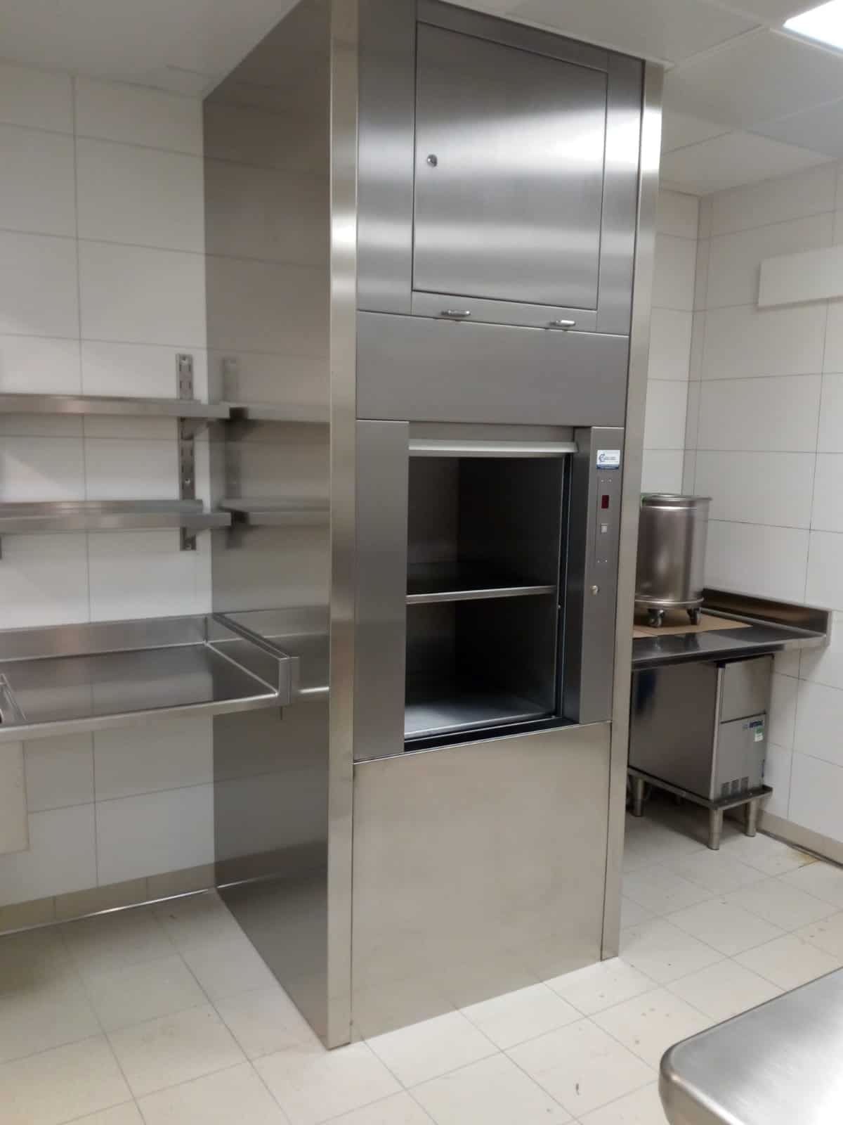 Read more about the article Small goods lift